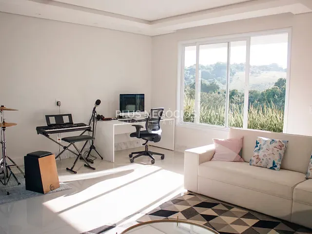 Casa com 1000m² 4 quartos e 5 banheiros, à venda, no bairro Araçoiabinha em Araçoiaba da Serra
