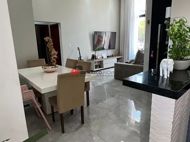 Casa 3 quartos e 2 banheiros, à venda, no bairro Loteamento Terras de São Pedro e São Paulo em Salto