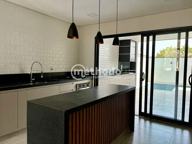 Casa com 250m² 3 quartos e 3 banheiros, à venda, no bairro Jardim de Mônaco em Hortolândia