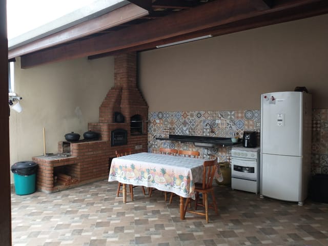 Casa com 213m² 2 quartos e 1 banheiro, à venda, no bairro Vila São José em Taubaté