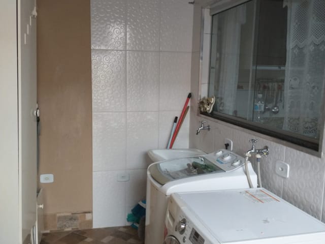 Casa com 213m² 2 quartos e 1 banheiro, à venda, no bairro Vila São José em Taubaté