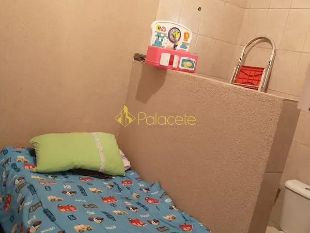 Casa com 213m² 2 quartos e 1 banheiro, à venda, no bairro Vila São José em Taubaté