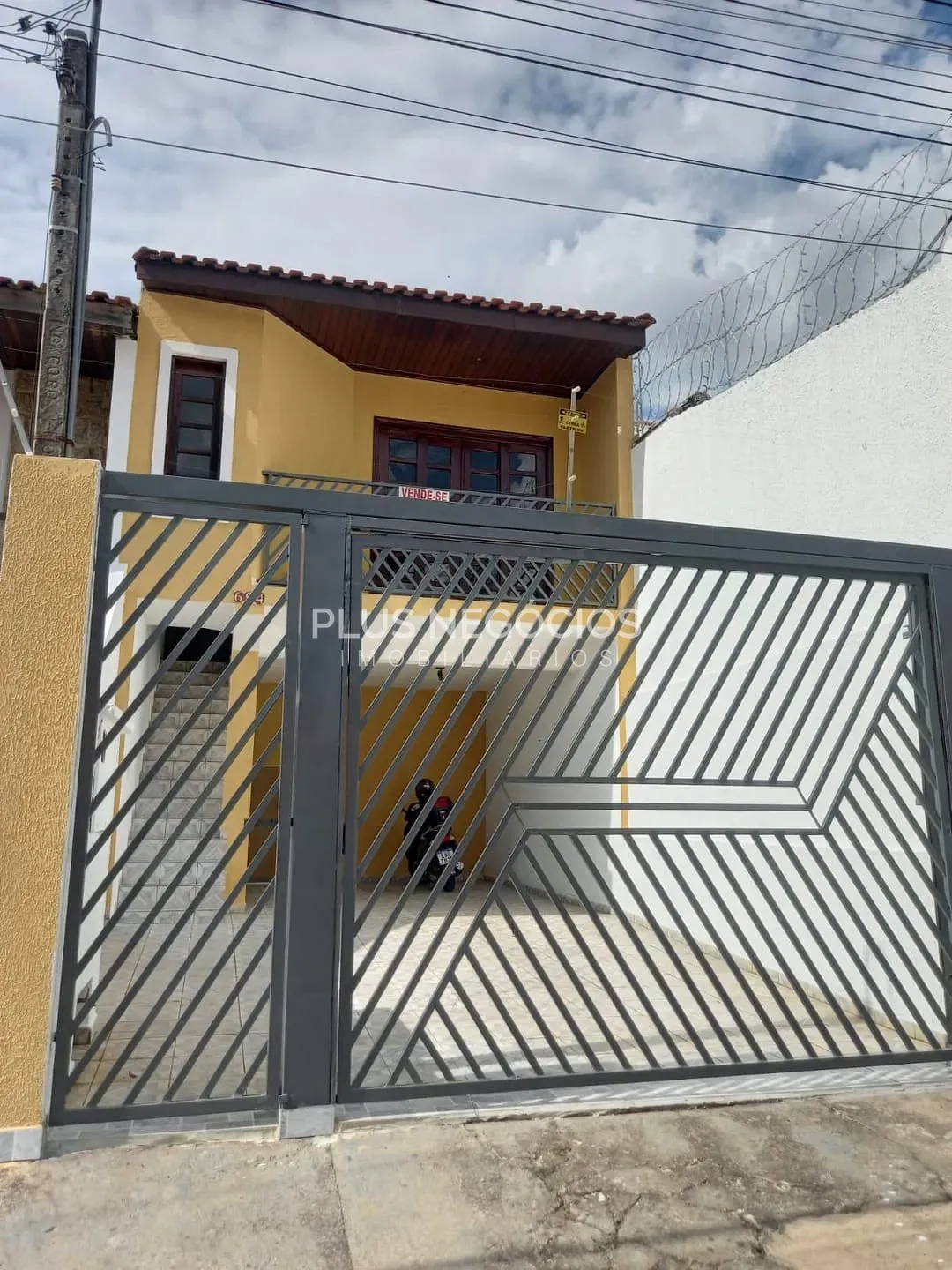 Casa, 3 quartos, 131 m² - Foto 1