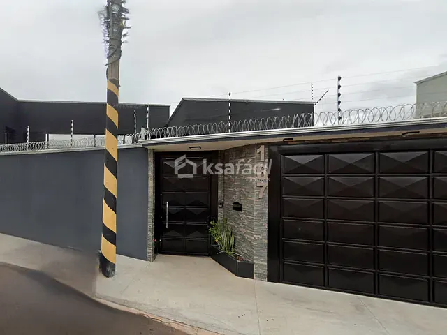Casa com 450m² 4 quartos e 3 banheiros, à venda, no bairro Jardim Jóquei Club em Campo Grande