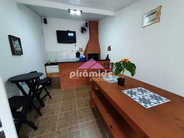 Casa com 250m² 4 quartos e 2 banheiros, à venda, no bairro Urbanova em São José dos Campos