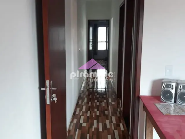 Casa com 150m² 3 quartos e 1 banheiro, à venda, no bairro Jardim Ismênia em São José dos Campos