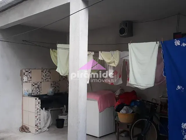 Casa com 150m² 3 quartos e 1 banheiro, à venda, no bairro Jardim Ismênia em São José dos Campos