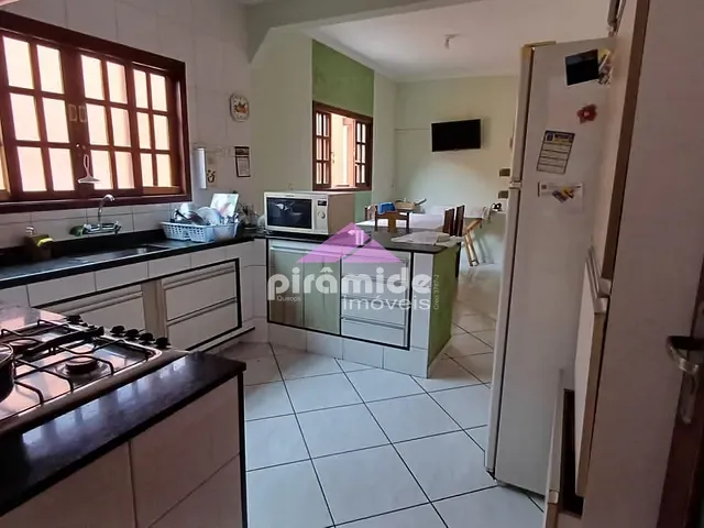 Casa com 128m², à venda, no bairro Residencial Armando Moreira Righi em São José dos Campos