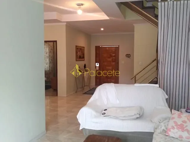 Casa com 300m² 2 quartos e 3 banheiros, à venda, no bairro Jardim dos Estados em Taubaté