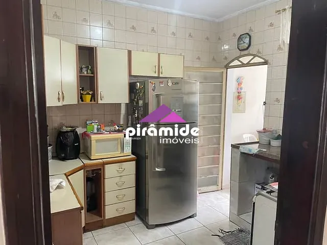 Casa com 420m² 4 quartos e 2 banheiros, à venda, no bairro Jardim Paraíso em São José dos Campos