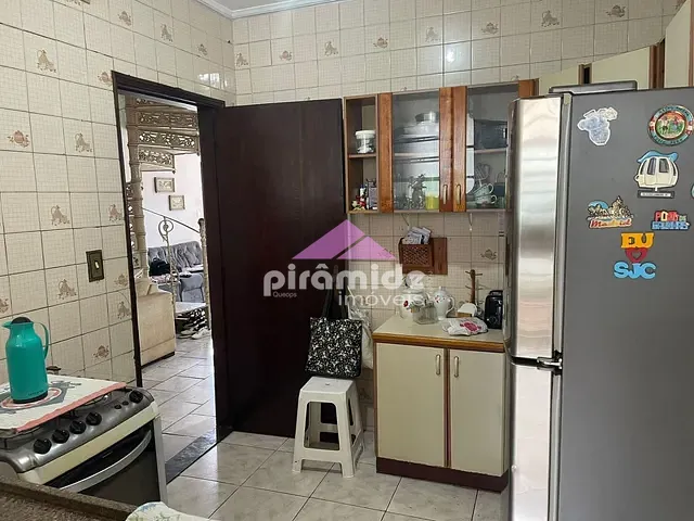Casa com 420m² 4 quartos e 2 banheiros, à venda, no bairro Jardim Paraíso em São José dos Campos