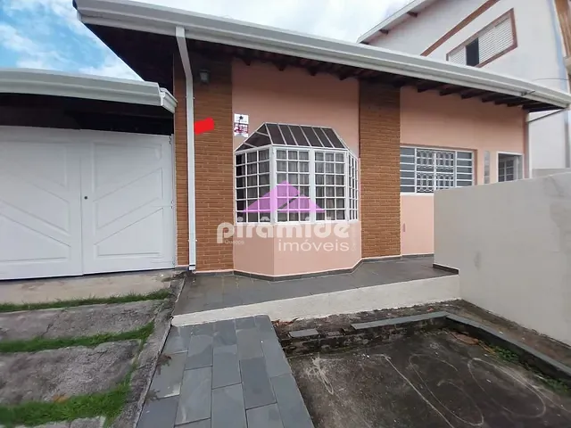 Casa com 250m² 3 quartos e 3 banheiros, para alugar, no bairro Jardim das Indústrias em São José dos Campos