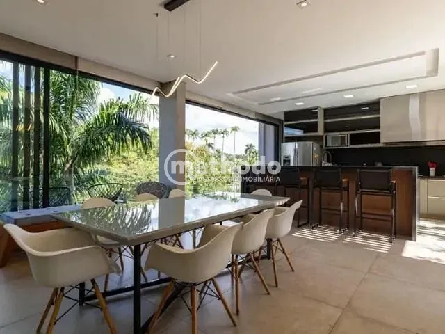 Casa com 450m² 4 quartos e 6 banheiros, à venda, no bairro Joapiranga em Valinhos