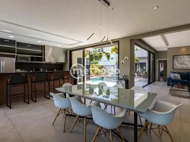 Casa com 450m² 4 quartos e 6 banheiros, à venda, no bairro Joapiranga em Valinhos