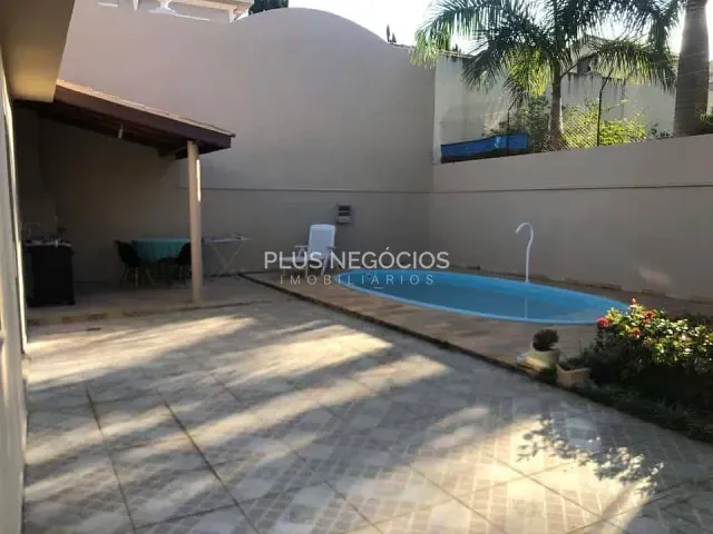 Casa com 258m² 3 quartos e 4 banheiros, para alugar, no bairro Vila Artura em Sorocaba