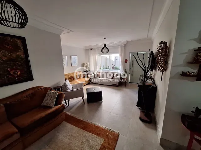 Casa com 300m² 4 quartos e 6 banheiros, à venda, no bairro Fazenda Santa Cândida em Campinas