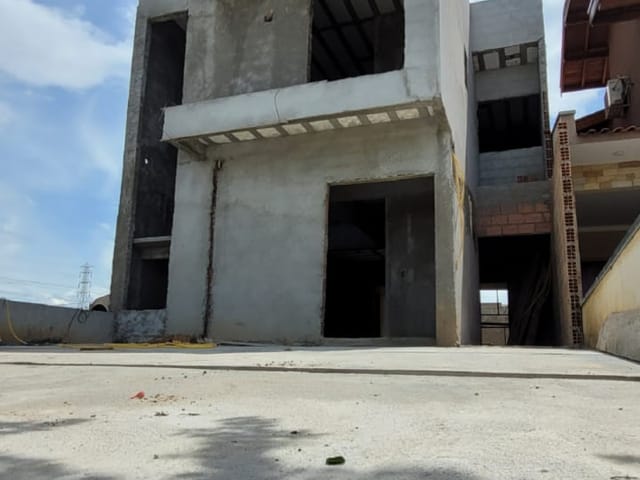Casa 3 quartos e 3 banheiros, à venda, no bairro Residencial Maricá em Pindamonhangaba