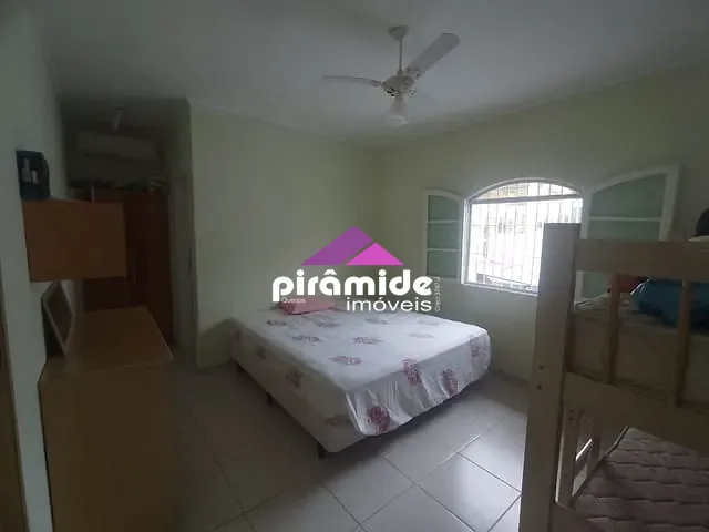 Casa com 210m² 2 quartos e 3 banheiros, à venda, no bairro Massaguaçu em Caraguatatuba