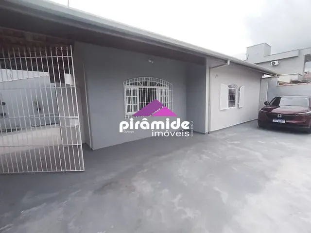 Casa com 210m² 2 quartos e 3 banheiros, à venda, no bairro Massaguaçu em Caraguatatuba