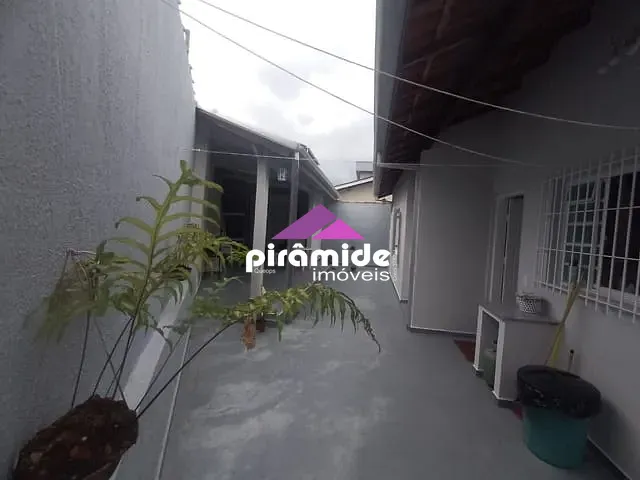 Casa com 210m² 2 quartos e 3 banheiros, à venda, no bairro Massaguaçu em Caraguatatuba