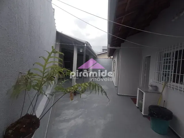 Casa com 210m² 2 quartos e 3 banheiros, à venda, no bairro Massaguaçu em Caraguatatuba