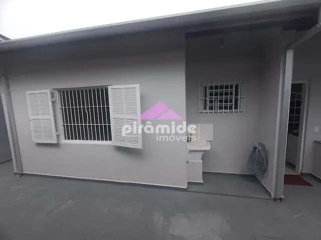 Casa com 210m² 2 quartos e 3 banheiros, à venda, no bairro Massaguaçu em Caraguatatuba