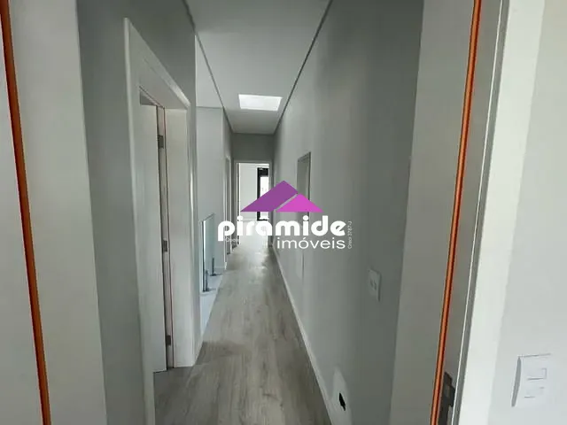 Casa com 260m² 4 quartos e 1 banheiro, à venda, no bairro Urbanova em São José dos Campos