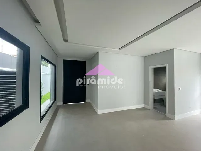 Casa com 260m² 4 quartos e 1 banheiro, à venda, no bairro Urbanova em São José dos Campos