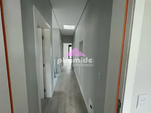 Casa com 260m² 4 quartos e 1 banheiro, à venda, no bairro Urbanova em São José dos Campos