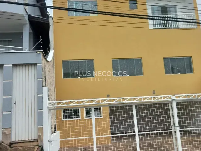 Casa com 250m², à venda ou para alugar, no bairro Jardim Vila São Domingos em Sorocaba