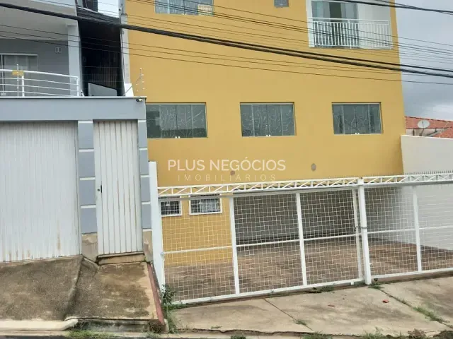 Casa com 250m², à venda ou para alugar, no bairro Jardim Vila São Domingos em Sorocaba