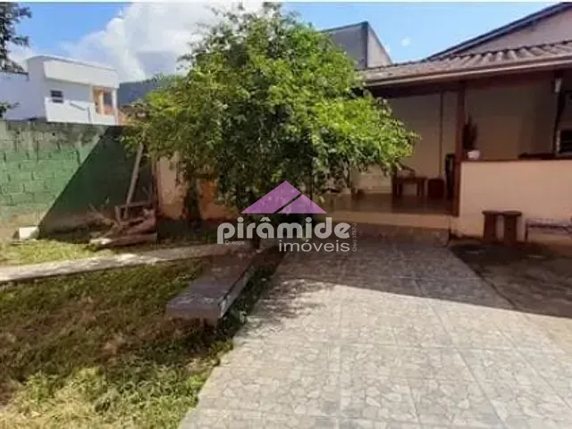 Casa com 450m² 3 quartos e 5 banheiros, à venda, no bairro Martim de Sá em Caraguatatuba