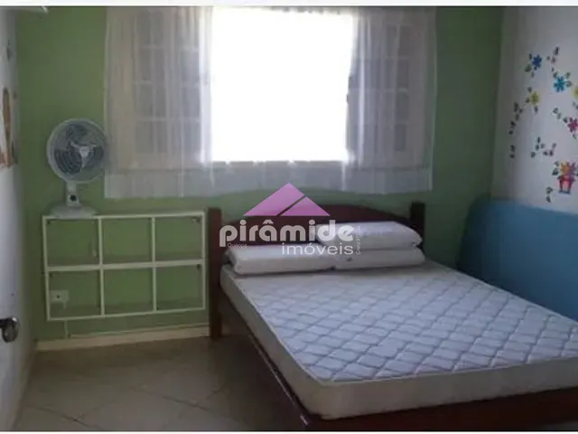 Casa com 450m² 3 quartos e 5 banheiros, à venda, no bairro Martim de Sá em Caraguatatuba