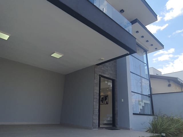 Casa com 300m² 3 quartos e 3 banheiros, à venda, no bairro Piracangaguá em Taubaté