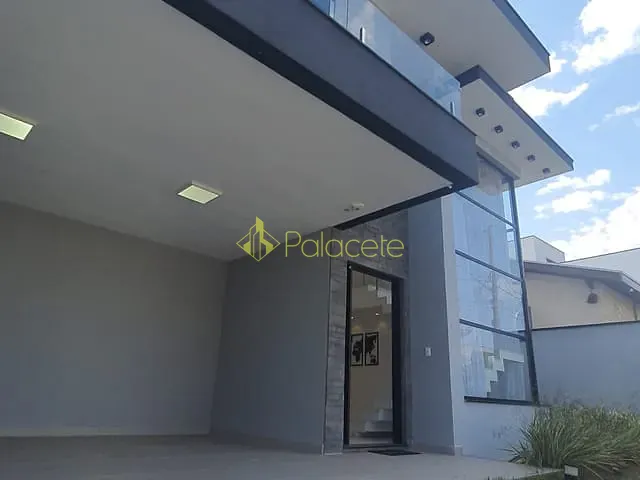 Casa com 300m² 3 quartos e 3 banheiros, à venda, no bairro Piracangaguá em Taubaté