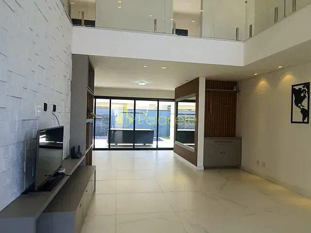 Casa com 300m² 3 quartos e 3 banheiros, à venda, no bairro Piracangaguá em Taubaté