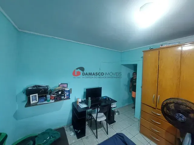 Casa com 250m² 4 quartos e 3 banheiros, à venda, no bairro Parque São Vicente em Mauá