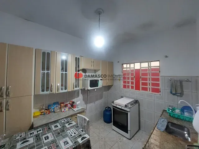 Casa com 250m² 4 quartos e 3 banheiros, à venda, no bairro Parque São Vicente em Mauá