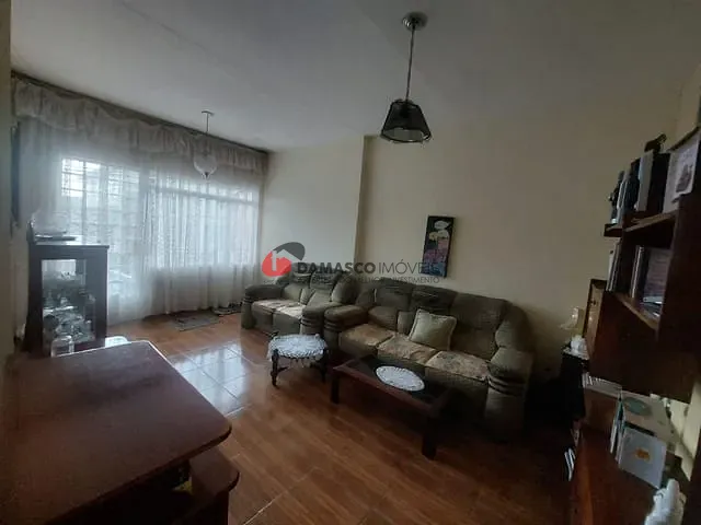 Casa com 250m² 4 quartos e 3 banheiros, à venda, no bairro Parque São Vicente em Mauá