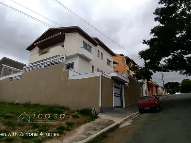 Casa com 300m² 4 quartos e 6 banheiros, para alugar, no bairro Vila São João em Caçapava