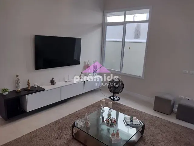 Casa com 601m² 3 quartos e 2 banheiros, à venda, no bairro Urbanova em São José dos Campos