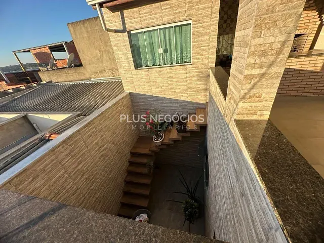 Casa com 200m² 2 quartos e 2 banheiros, à venda, no bairro Jardim Alpes de Sorocaba em Sorocaba