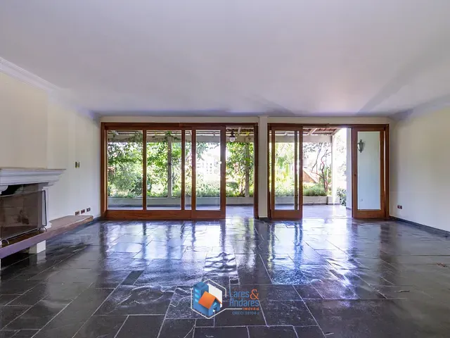 Casa com 352m² 5 quartos e 4 banheiros, à venda, no bairro Jardim Leonor em São Paulo