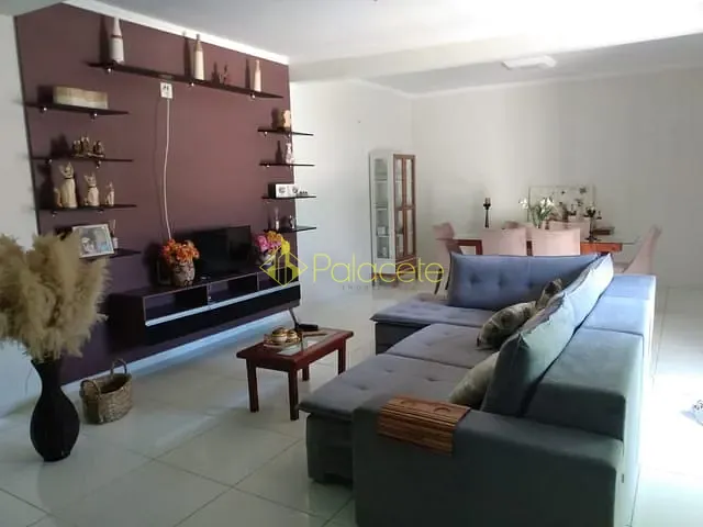 Casa com 200m² 3 quartos e 4 banheiros, à venda, no bairro Residencial Liberdade (Moreira César) em Pindamonhangaba