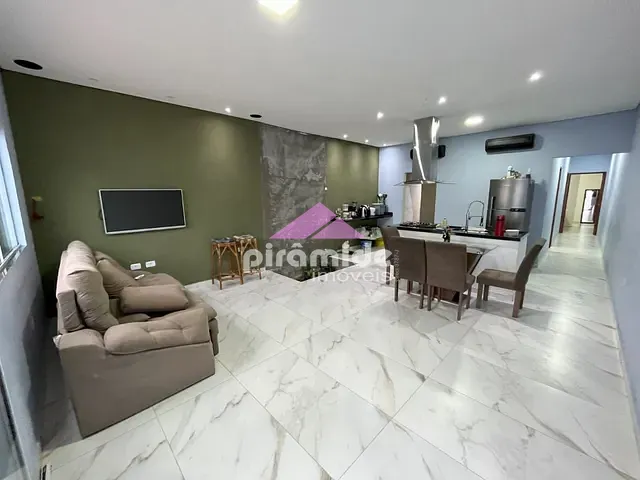 Casa com 300m² 2 quartos e 1 banheiro, à venda, no bairro Jardim Casa Branca em Caraguatatuba