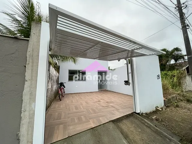 Casa com 300m² 2 quartos e 1 banheiro, à venda, no bairro Jardim Casa Branca em Caraguatatuba