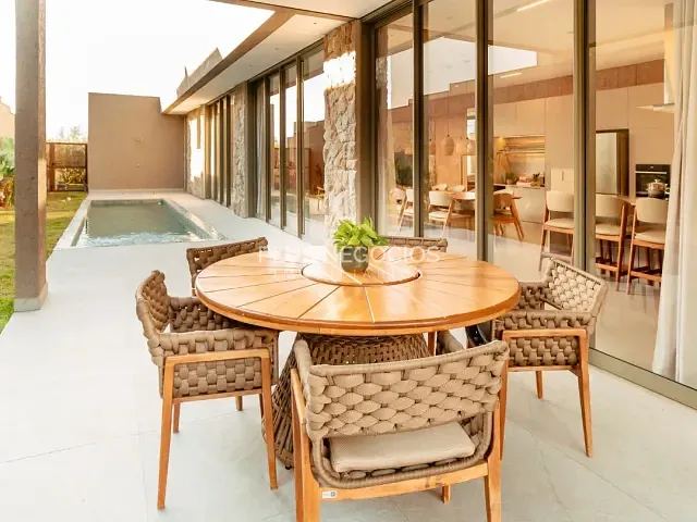 Casa com 1000m² 3 quartos e 5 banheiros, à venda, no bairro Parque Ecoresidencial Fazenda Jequitibá em Sorocaba