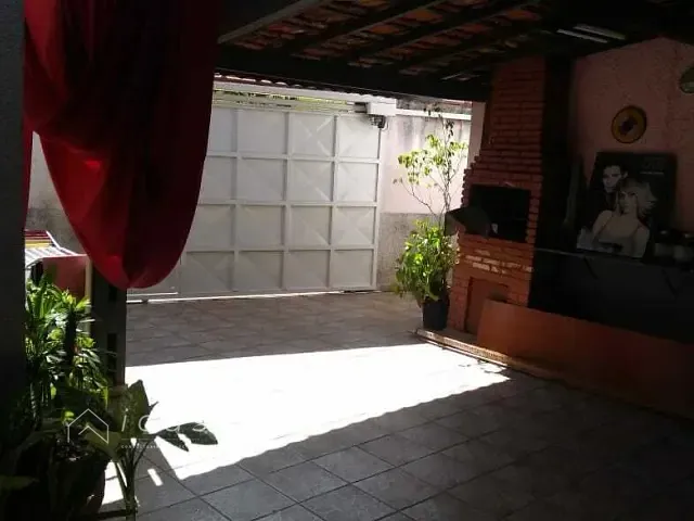 Casa com 250m² 3 quartos e 3 banheiros, à venda, no bairro Parque Residencial Maria Elmira em Caçapava