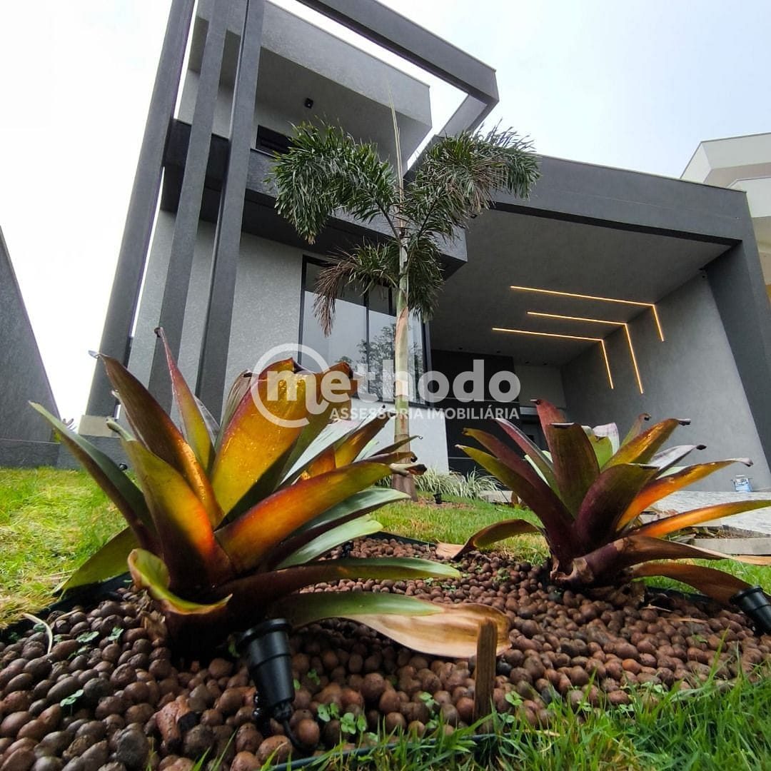 Casa, 4 quartos, 294 m² - Foto 1