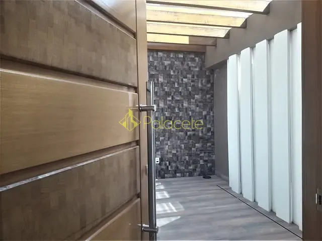Casa com 373m² 3 quartos e 4 banheiros, à venda, no bairro Parque São Luís em Taubaté